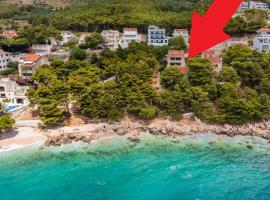 Villa Eden - Private Beachfront House with Pool, Hotel in Mimice