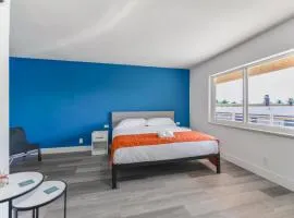 Amazing unit with pool & parking at the beach - M35