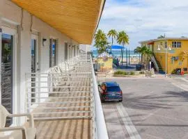 Amazing Balcony Studio at the beach with Parking -M44