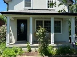 3BDRM Home minutes to Port Credit & Waterfront trails in Mississauga