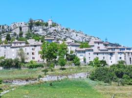 Maison de caractère en pierre, hotel v destinaci Trigance