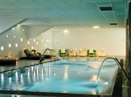 Open Village Sports Hotel & Spa Club: Guimarães şehrinde bir otel