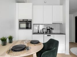 Upea yksi&ouml; joen l&auml;heisyydess&auml;