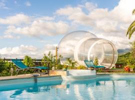 La Villa Papyrus, hotel v destinaci Bernica-les Bas