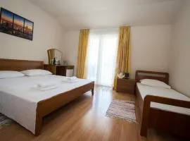 airport rooms Manufaktura