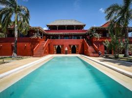 Luxury Ocean View Villa Esplendorosa, hotel sa Jobal