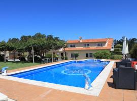 Casa familiar cerca de playa América, hotel a Nigrán