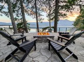 Cozy Lakefront Cabin