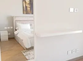 ايون تاورز