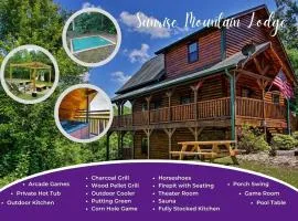 Fabulous Pet-Friendly, Family Cabin with Outdoor Kitchen, Hot Tub, Sauna, Fireplace, Theater Room, Arcade, Pool Table, and Fire Pit within minuties of Dollywood