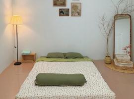 La Petite Maison, hotel in Ấp Tân An (2)