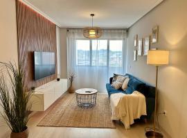 Villa Ana, céntrico y tranquilo, parking incluido, hotel in Avilés