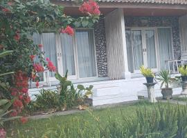 ์ฟ ๋ถํ๋ก์นธ์ ์์นํ ํธํ
Gill Lake Batur