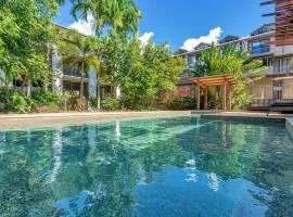 The Loft - Trendy Coastal Charm with Pool