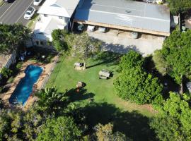 Bargara Beach Motor Inn budget accommodation pet friendly on application, hotel v destinaci Bargara