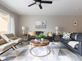 Modern Chic Condo In Midtown W Pool & Hot Tub