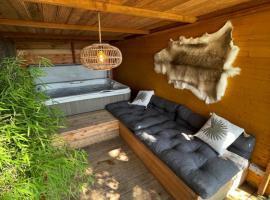 Cabane bien belge avec cin&eacute;ma et jacuzzi, chal&eacute; alpino em Lasne