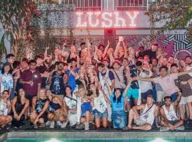 Lushy Hostel Canggu