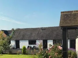 Little Park Holiday Homes Self Catering Cottages 1 & 2 bedrooms available close to Tutbury Castle