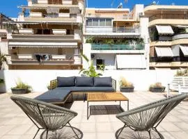 Renovated 5 Bdr House near Acropolis - New Beds, Terrace & Green Yard