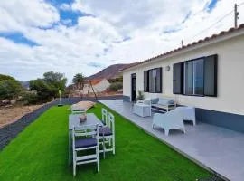 Casa da Ponta by Casas dos Lebre