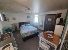 Chez Claire de lune, hotel v destinaci Bolignies