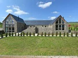 Merlin Steading with hot tub