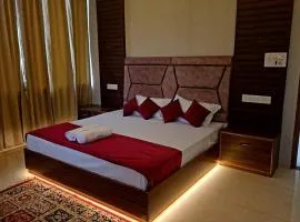 R Narayan pleasant Inn hotel