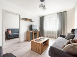 Nowodwory Cosy Apartment by BookingHost
