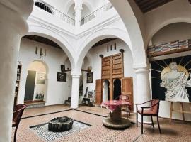 Youth Hostel Tarbiaat 44