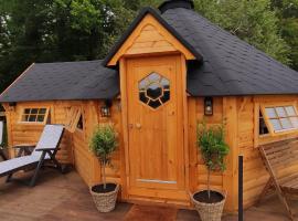 Cabane romantique avec Spa privé près de Saint-Émilion, Hotel in Ruch