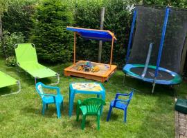 Zsuzsa Vend&eacute;gh&aacute;za