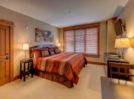 Catamount Lodge 204A by East West Hospitality, hotel in Truckee