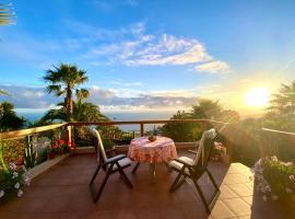 Finca Tenerife - Authentisches kanarisches Haus mit Traumblick, tropischem Garten und Sauna, hôtel à Icod de los Vinos