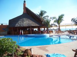 Résidence Safari Village, hotel dengan kolam renang di Saly Portudal