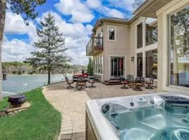 Silver Lake Estate - Private Beach - Hot Tub - Arcades