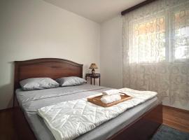 AS apartment house, hotel com estacionamento em Nik&scaron;ić