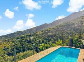Ikaria View Resort and Villa with Pool, hotel v destinaci Arethousa