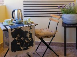 Emy Guest House, hotel v destinaci Quartu SantʼElena