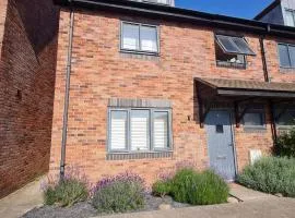 Large Double Room with Ensuite and double shower - Homestay