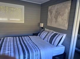 Roscommon में, होटल TeePee Room 16-Newly Renovated