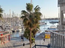 Le Port Dauphin : Vue bateaux; piscine; Cap d'Agde