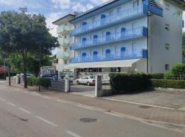 Hotel Paris, hotel v Lignanu Sabbiadoru