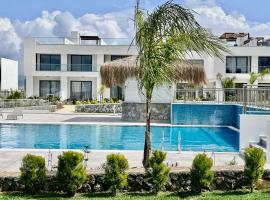 Sea And Mountain Views Penthouse Studio With Access To SPA Facilities, hotel v destinaci Kalogrea