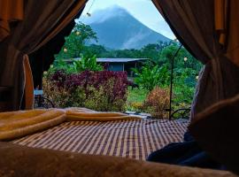 Flora Glamping de Abuela, hotel in Fortuna