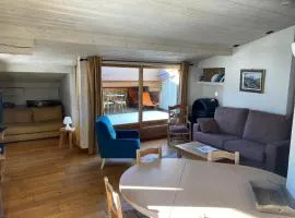 Appartement 71m2 près de Megève, à 200m télécabine la Princesse, local à ski, 2 chambres, parking couvert