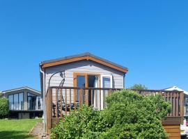 42 pine lodge & sea views, hotel with pools in Llanarmon