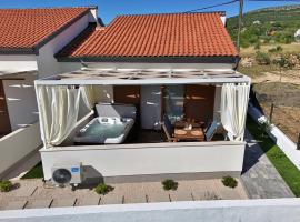 House Ivana with jacuzzi، فندق في Kruševo