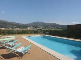 Casa con piscina a orilla del Rio Miño