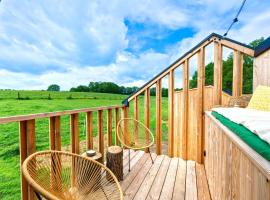 Les Cabanes Champ&ecirc;tres - Le Domaine des Trois Tilleuls, chal&eacute; alpino em Villers-la-Ville